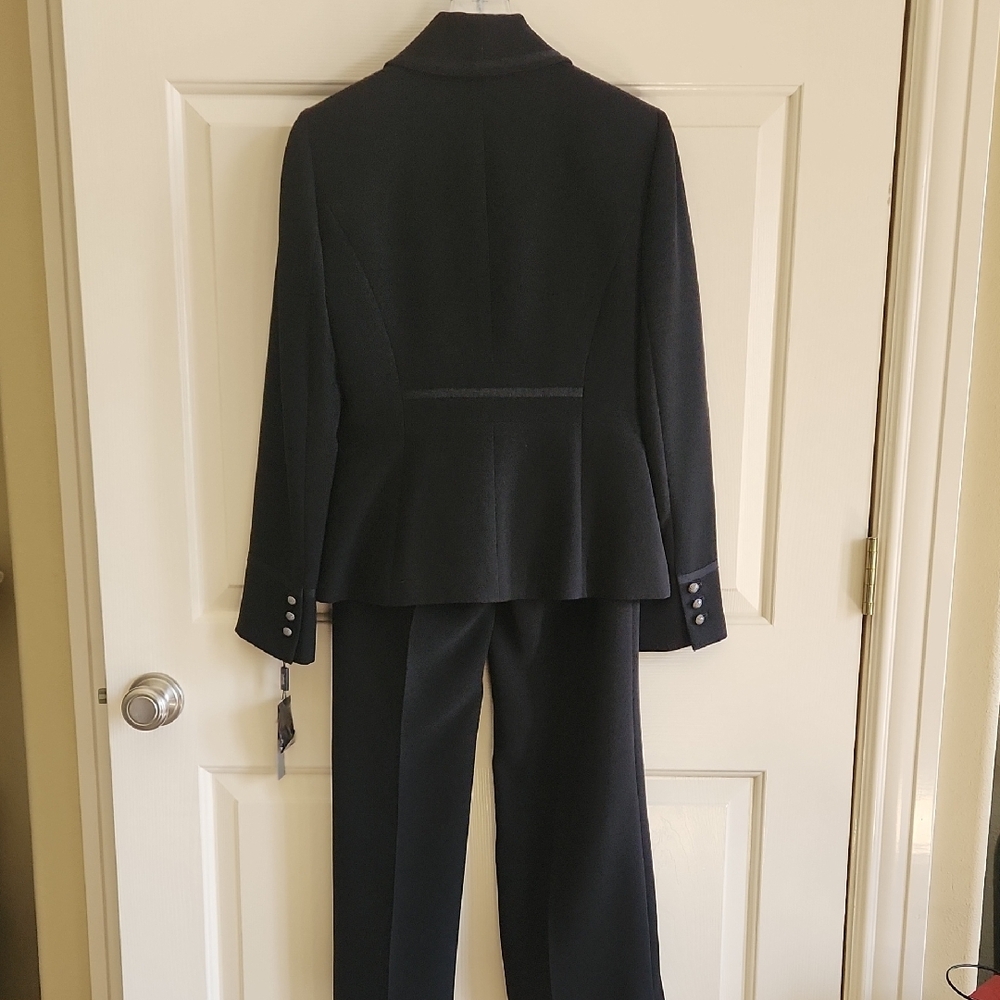 TAHARI Black Women's Two-Piece Dressy Suit - Blazer & Pants - Picture 4 of 16